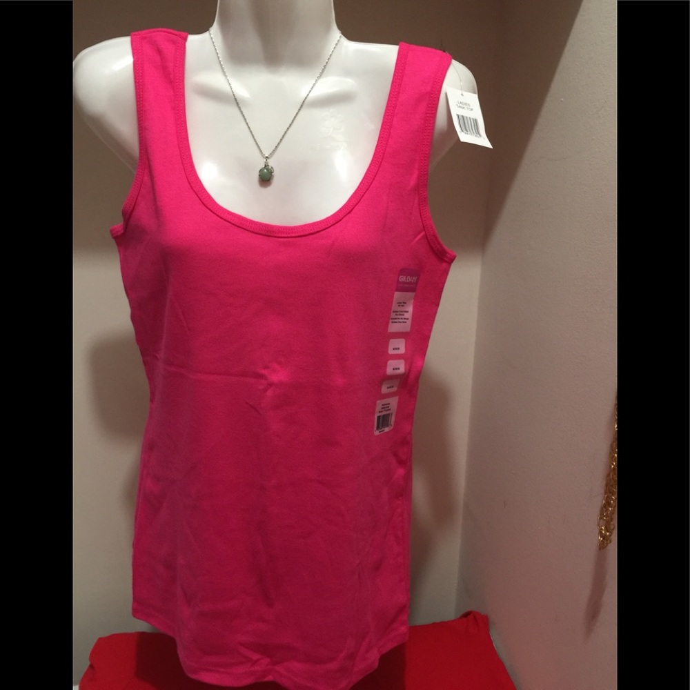 Bundle sleeveles tank top 2 M size 1 S size 👚👚👚